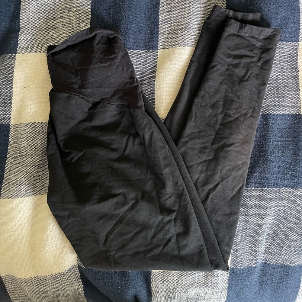 A pea in pod maternity black leggings